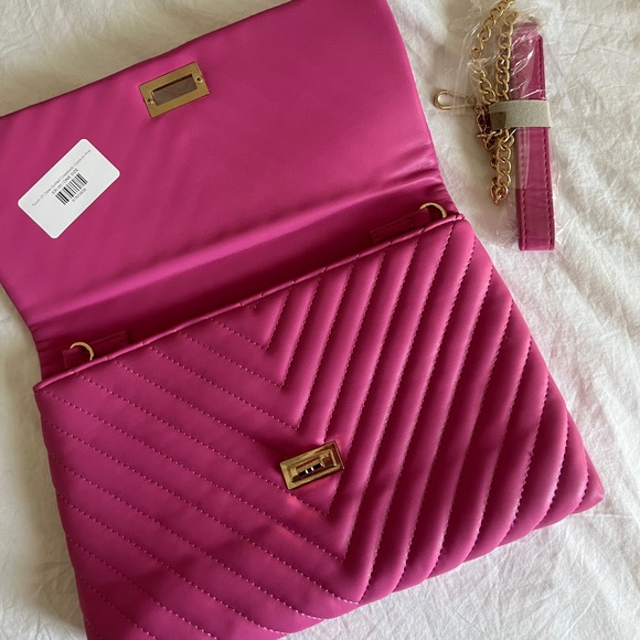 Hot pink large quilted flap back - Picture 2 of 4